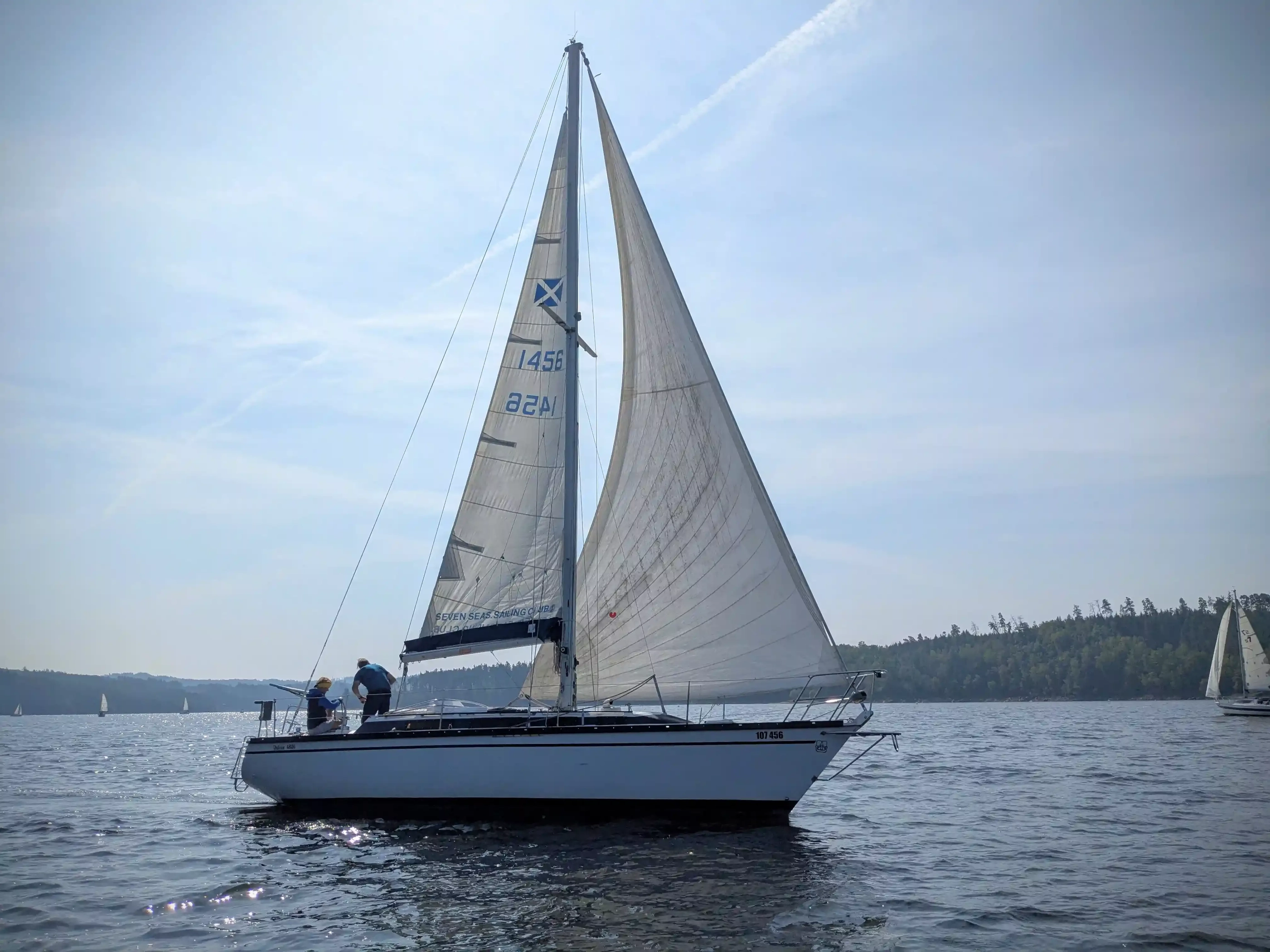 Plachetnice na Orlíku: celodenní relax a koupání
