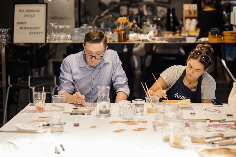 Zážitkové malování vínem s degustací vína