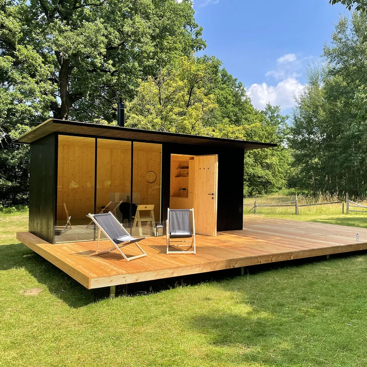 Romantický únik do přírody: Glamping se saunou a grilem