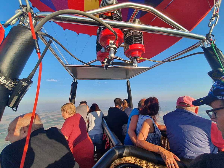 Privátní let balónem : soukromý zážitek až pro 14 osob