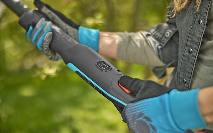 GARDENA Akumulátorové nožnice na konáre EasyCut 110/18V P4A - súprava 14772-20