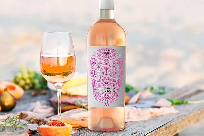 Valentýnský set kávy a vína Demuerte Rosé