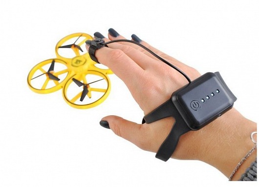 Dron Tracker LED - ovládání rukou