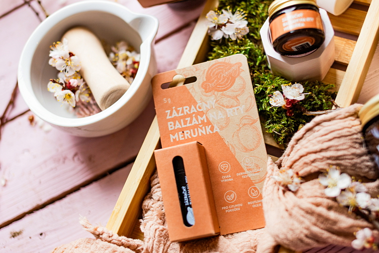 Hydratační šlehané tělové máslo Meruňka