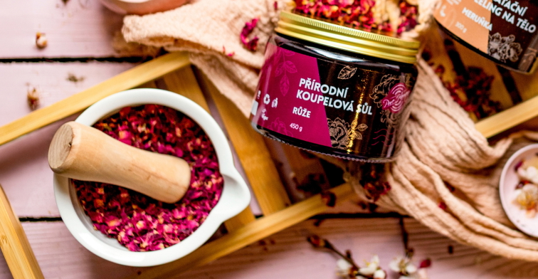 Přírodní sůl do koupele Růže
