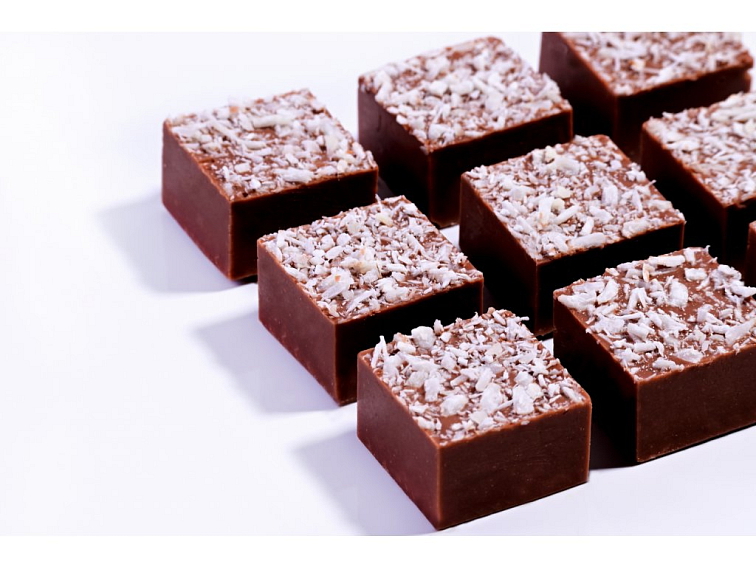 Mandlový nugát s kokosem