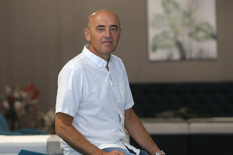 Manželská postel LARNACA vč. matrace s úložným prostorem - Boxspring