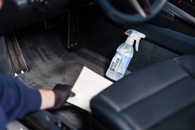 Gyeon Q2M OdorRemover 500 ml - pohlcovač zápachu