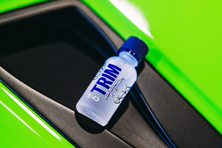Gyeon Q2 Trim EVO 30 ml - keramická ochrana na plasty a světla