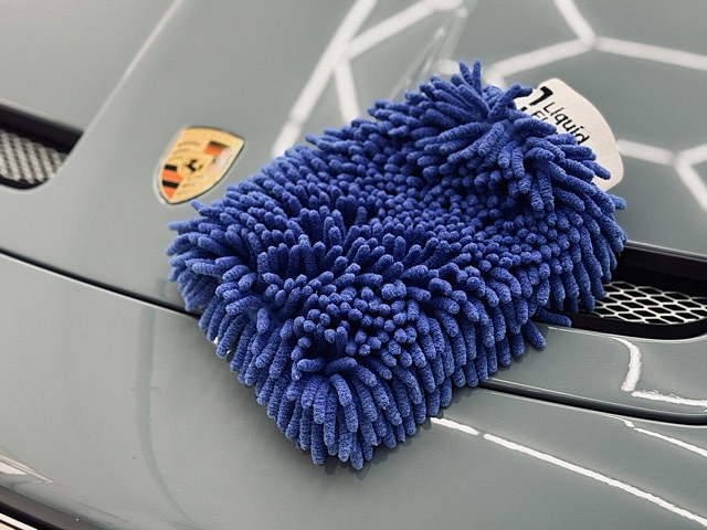 Liquid Elements Chubby 2.0 Microfiber Wash Mitt - jemná mycí rukavice z mikrovlákna