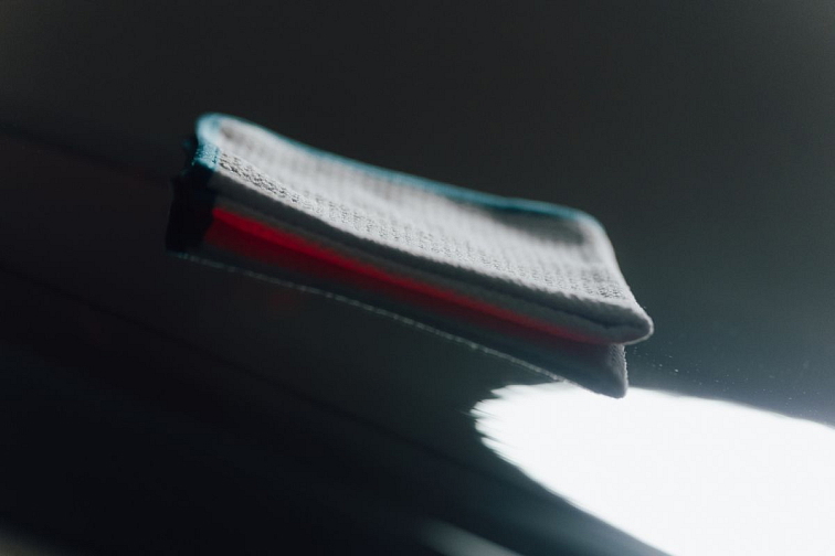 Liquid Elements Streak Buster Blue - mikrovláknová utěrka na okna 35 x 35 cm (modrý lem)