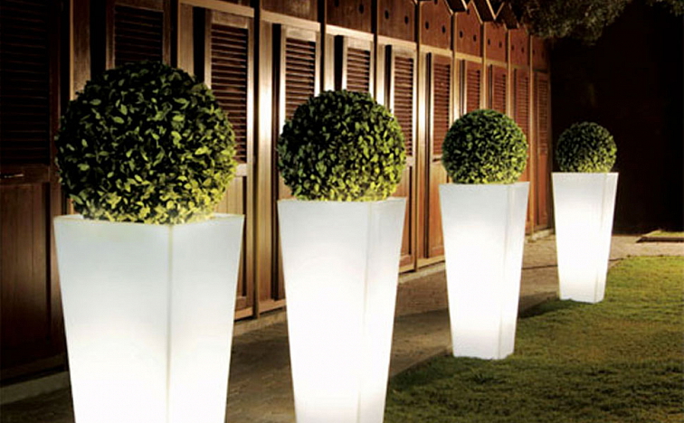 Svítící LED květináč CEDAR