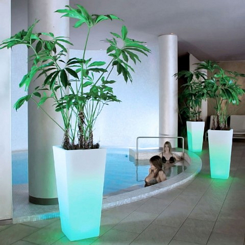 Svítící LED květináč CEDAR