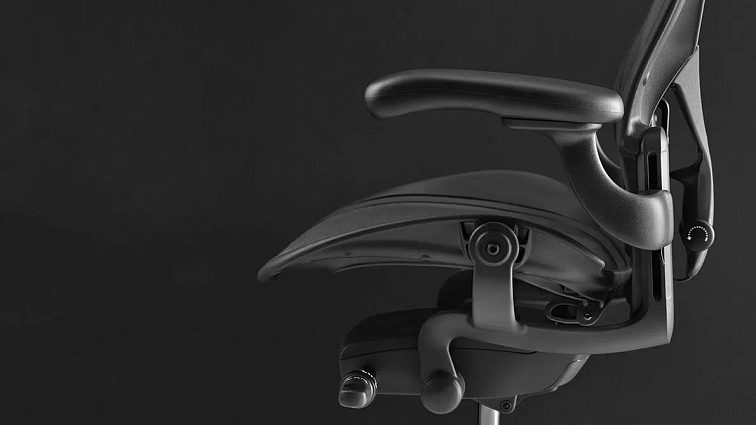 HERMAN MILLER Aeron, velikost B