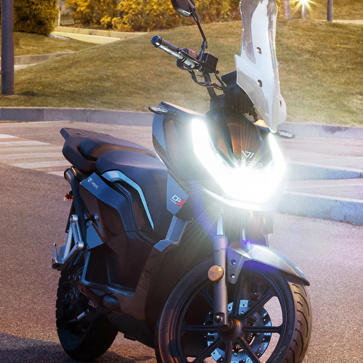 Super Soco CPX Explorer