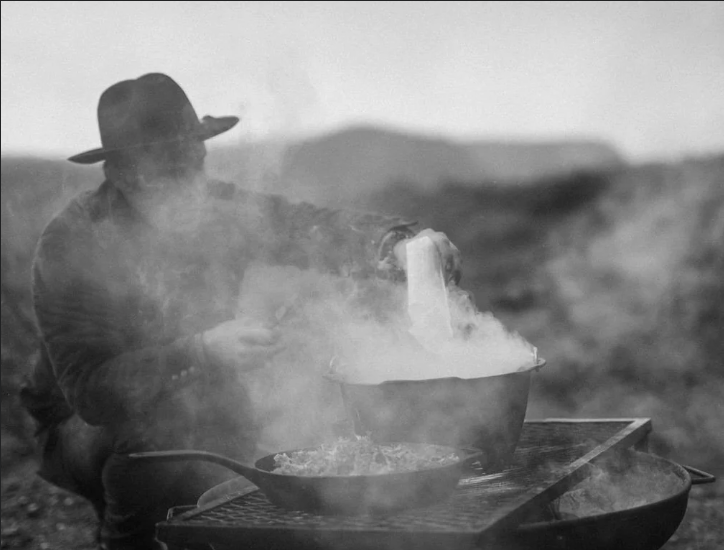 Holandský kotlík z litiny k vaření i pečení 3,8 l
