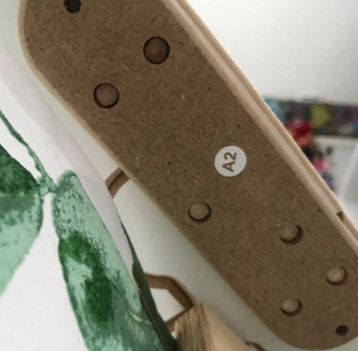 Dětský domeček se stolečkem a židličkou - přírodní