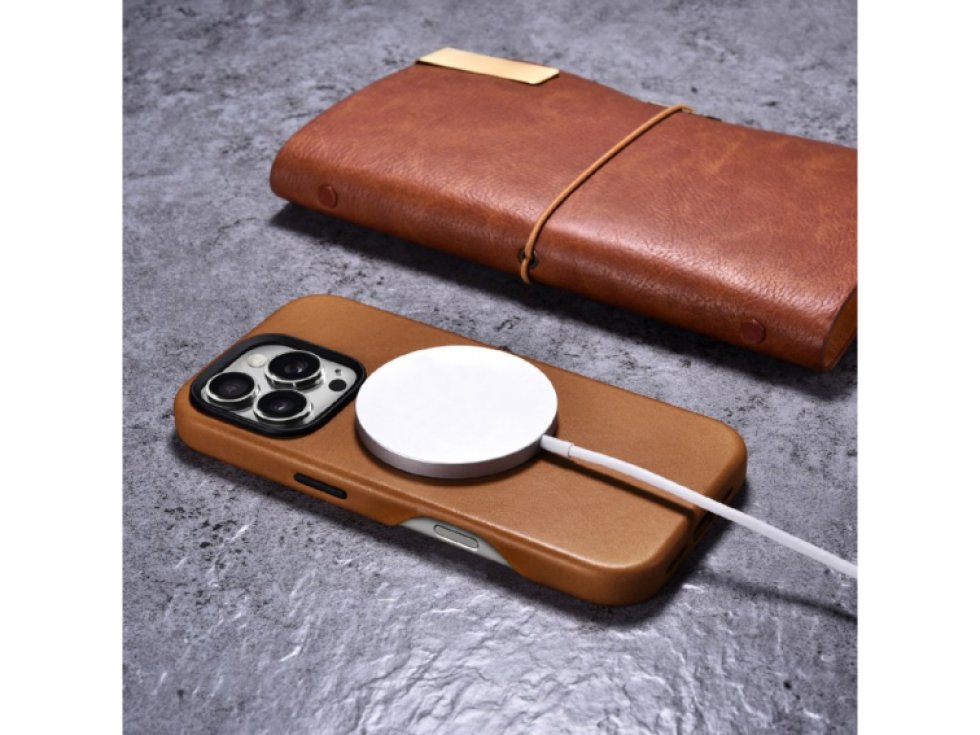 Kožený obal na iPhone 16 Pro MAX - iCarer, OilWax MagSafe Camel 11.01.WMI16240704-TN