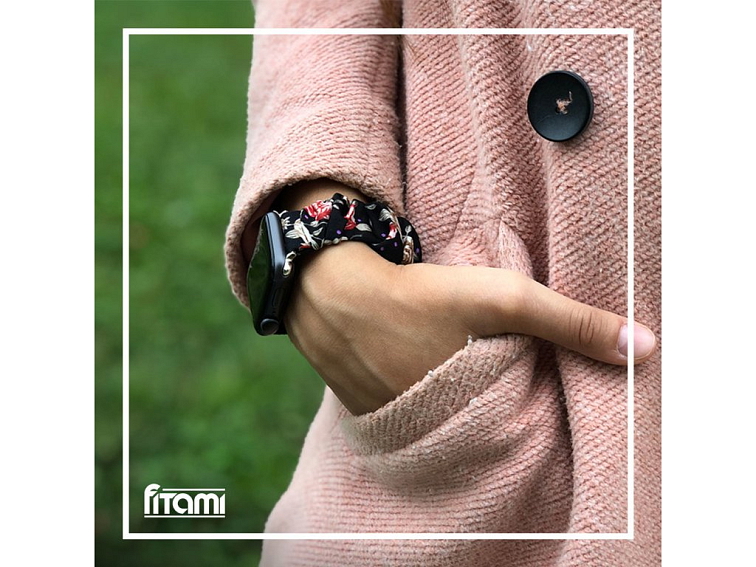 Stylový řemínek pro Apple Watch - Černý s kytičkami