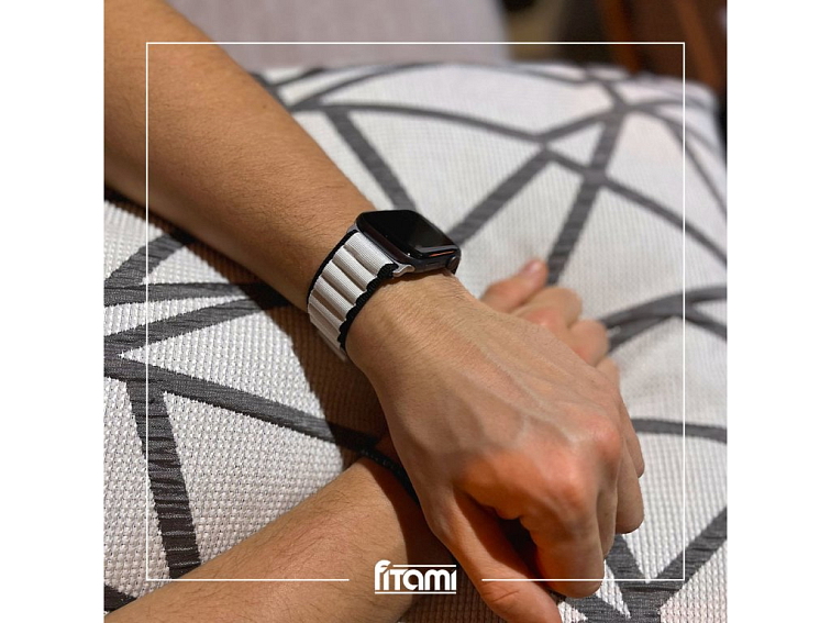 Nylonový řemínek alpský tah na Apple Watch - Bílo-černý