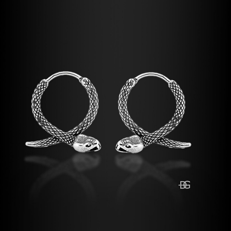 Ocelové náušnice kruhy Nagenta ve tvaru hada | DG Šperky
