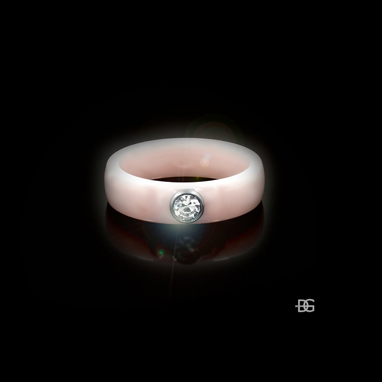 Dámský prsten se šperkařskou keramikou a zirkonem