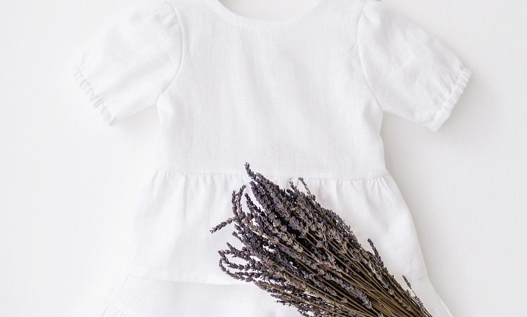 Dívčí lněný top – bílý