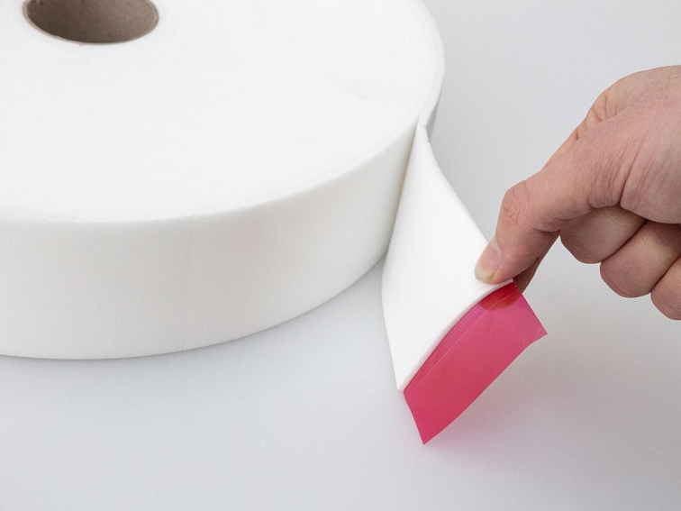 Podkladní pěnová páska pod kontralatě T-tape Batten Seal