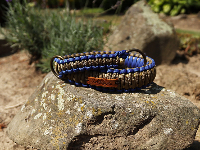 Stahovací obojek paracord KLASIK BROWN modrý