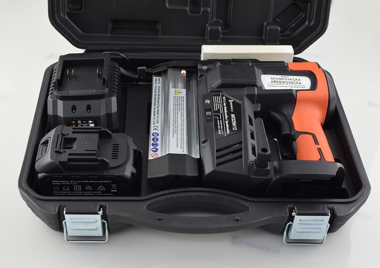 Aku sponkovačka a hřebíkovačka AKS29H12, baterie 4,0 Ah, Spojovače