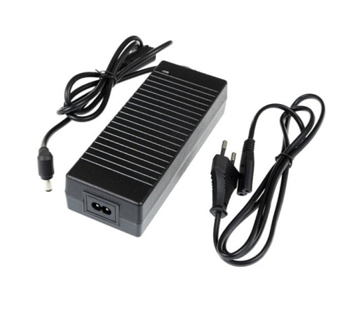 Zásuvkový zdroj 12V 120W pro zapojení LED osvětlení - trafo s DC/10A konektorem 05313