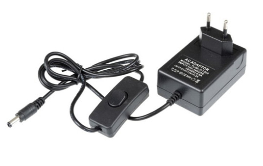 Zásuvkový zdroj 12V 24W-V pro zapojení LED osvětlení s vypínačem - trafo s DC/2A konektorem 05309