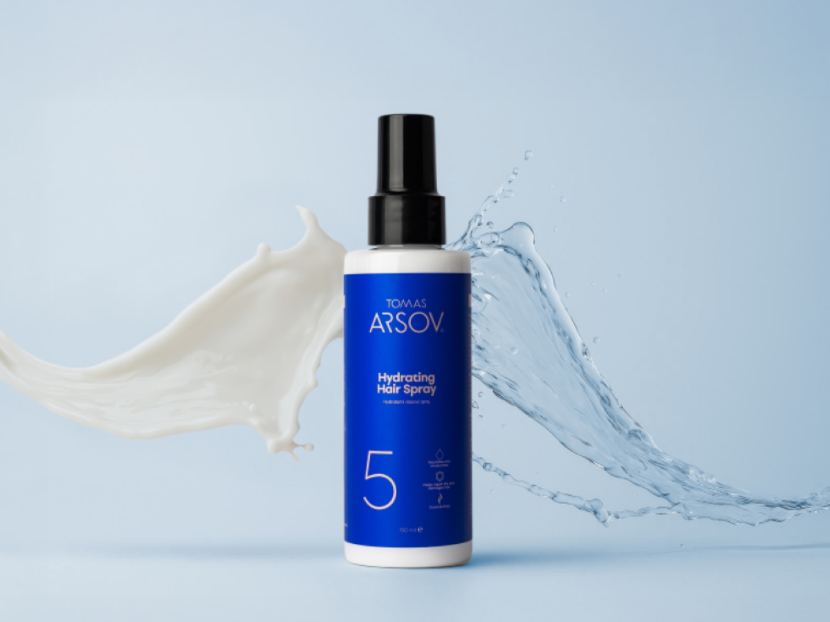 Hydrating hair spray