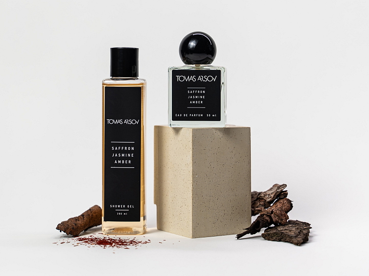 SAFFRON JASMINE AMBER & PLUM TOBACCO BLOSSOM TONKA BEAN Parfémy