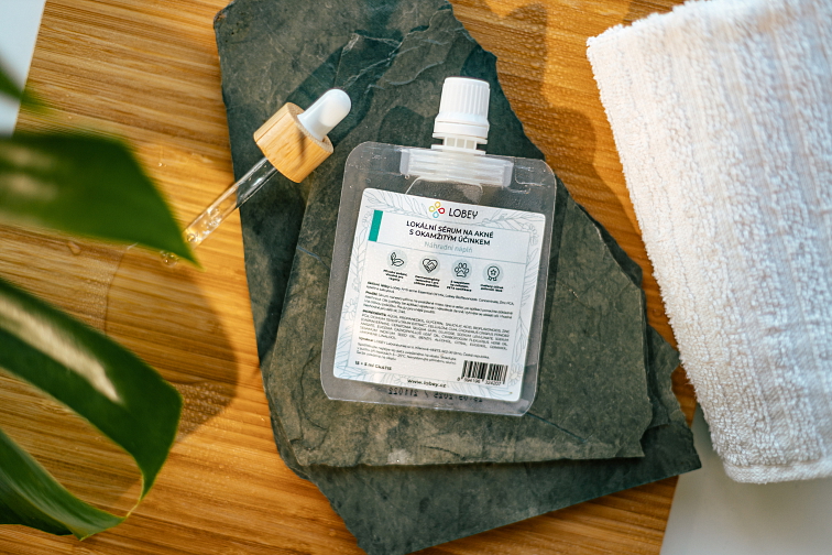 Náhradní náplň Lokální sérum na akné s okamžitým účinkem 15 ml + 5 ml GRATIS