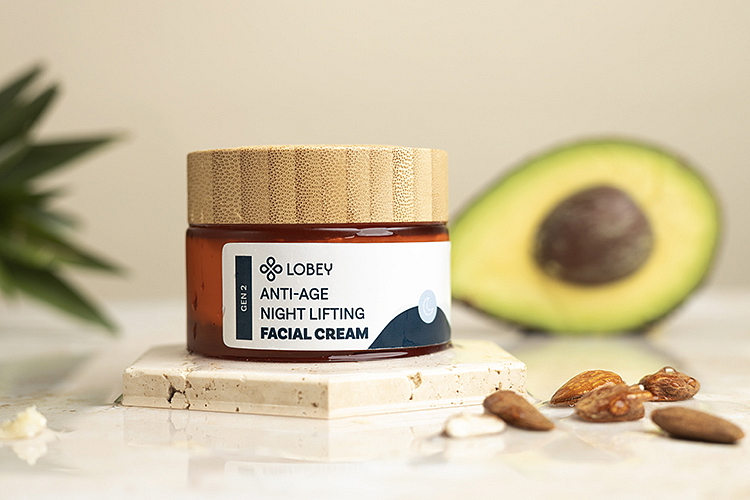 Noční anti-age krém na obličej proti vráskám LOBEY®