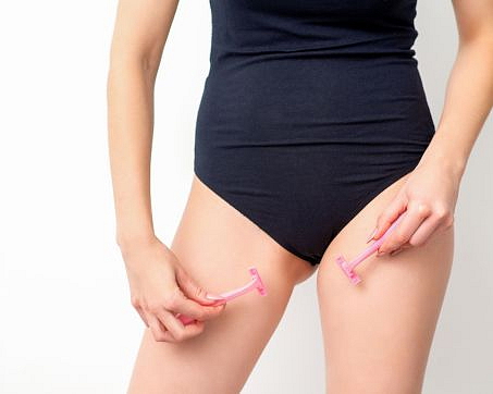 Jak si holit intimní partie bez podráždění a zarůstání