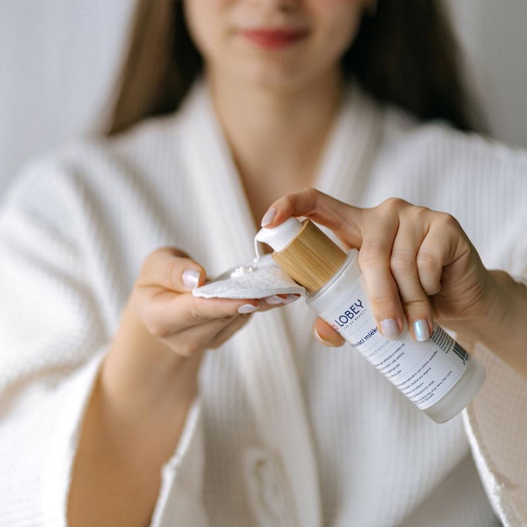 Odličovací mléko LOBEY