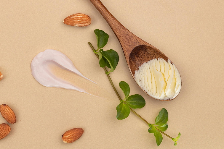 Náhradní náplň Vyživující krém na suchou a citlivou pleť 50 ml + 10 ml GRATIS