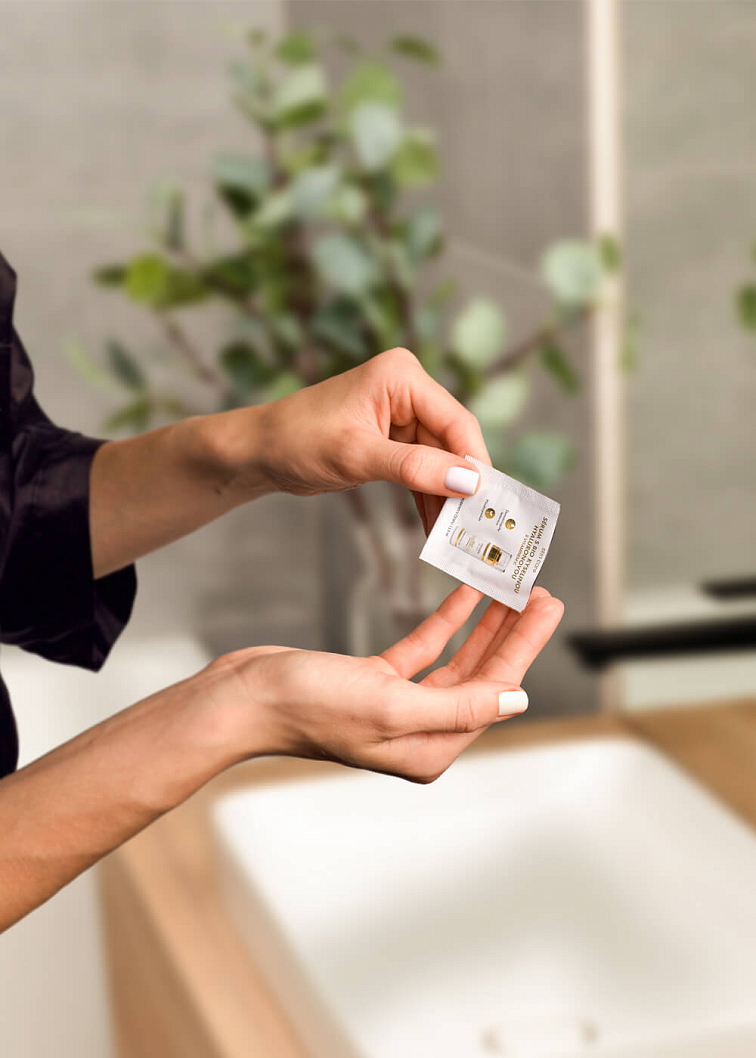 VENIRA sérum s BIO kyselinou hyalurónovou a vitamínom C - vzorka