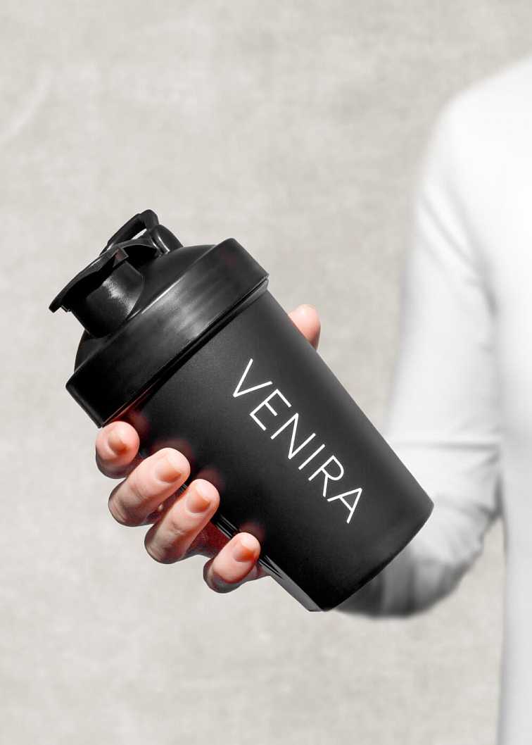 VENIRA shaker PRO s pútkom, čierny