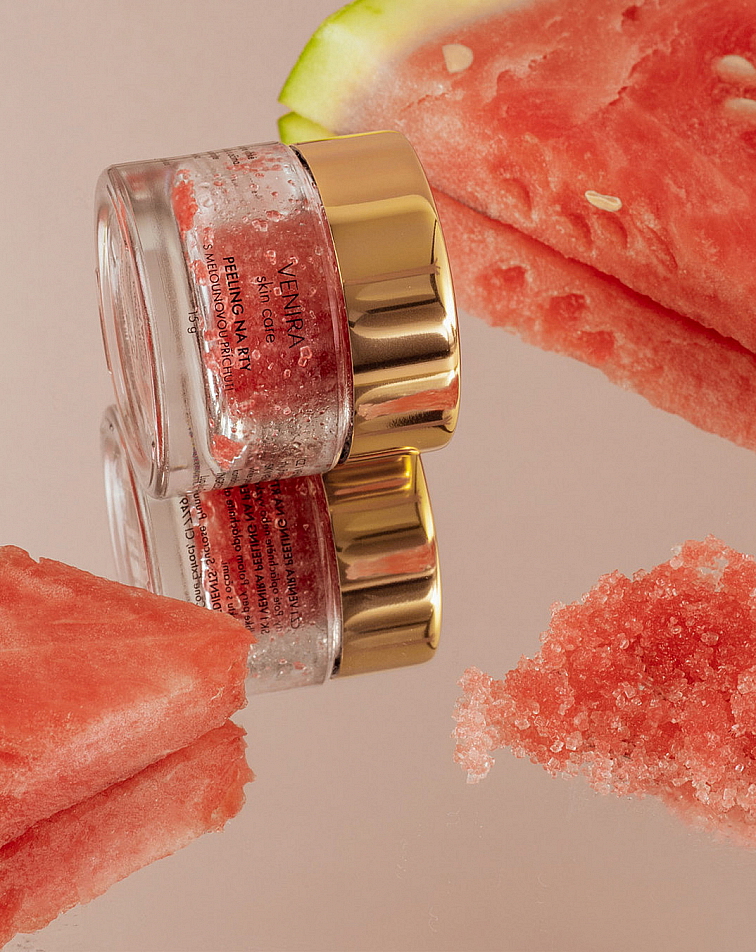 VENIRA peeling na pery