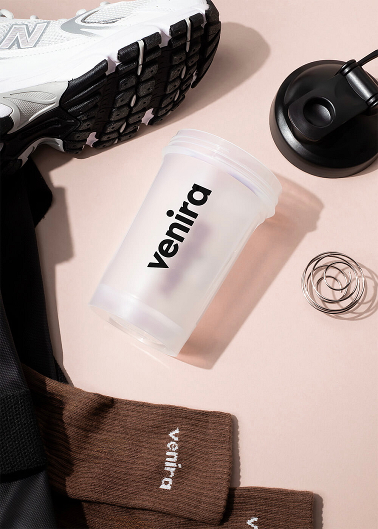 VENIRA shaker PRO s pútkom, čierno-biely