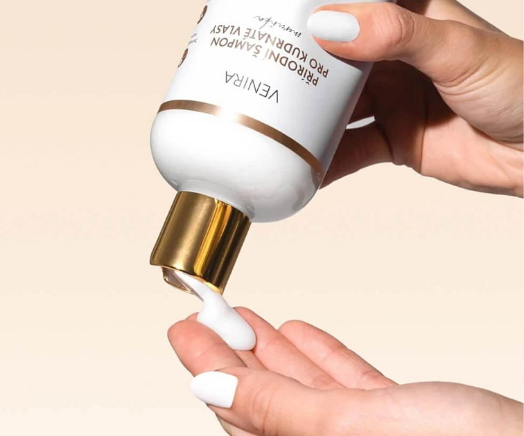 šampon na kučeravé vlasy venira