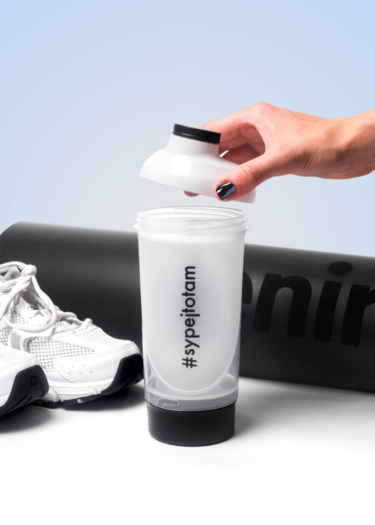VENIRA shaker s dávkovačom, bielo-čierny, #sypejtotam