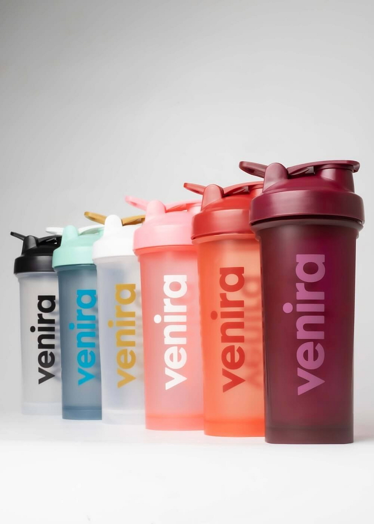 VENIRA shaker PRO s pútkom, čierno-biely