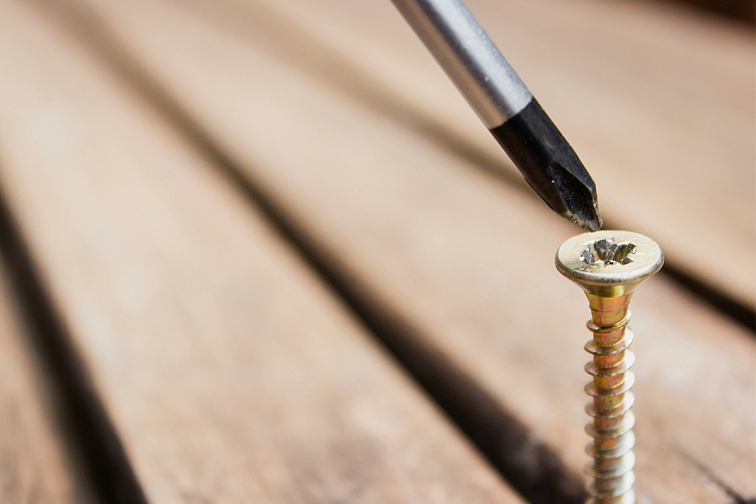 Ako si vybrať správne skrutky do dreva