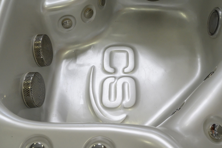 Vířivka Delphina 3.Gen pro 5 osob 230x216x92-8249