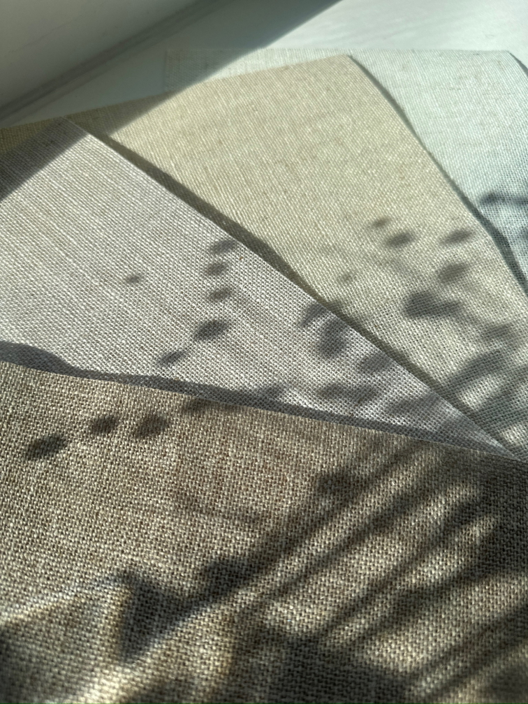 Žaluzie, rolety nebo závěsy? Kdo kraluje moderním interiérům?