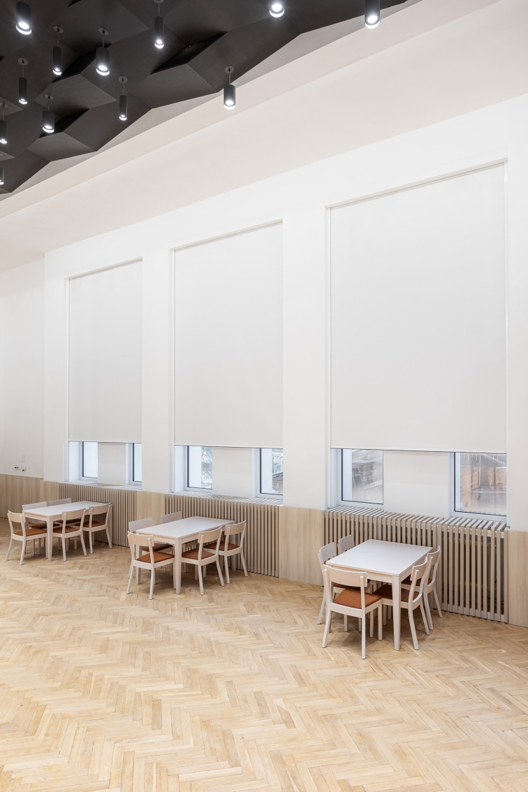 Žaluzie, rolety nebo závěsy? Kdo kraluje moderním interiérům?